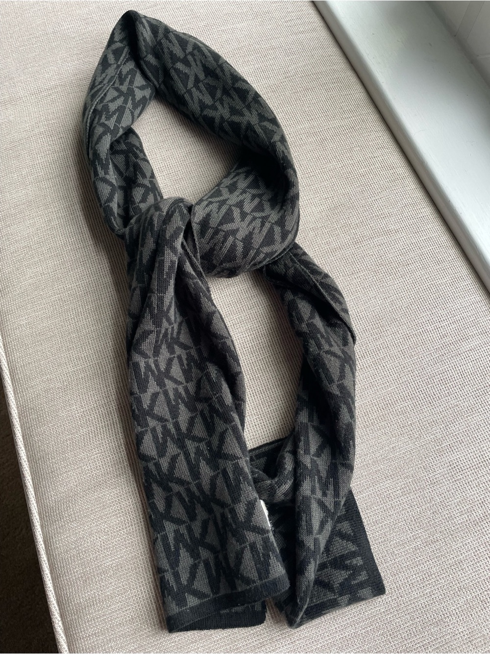 Michale Kors Men's Black/Gray Monogram Knit Scarf - Designer-Inspired